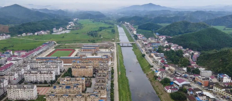 泥溪镇,隶属于安徽省池州市东至县,地处东至县南部,东与木塔乡和江西