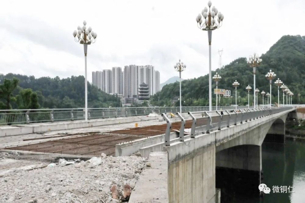 铜仁水晶阁大桥主体建成