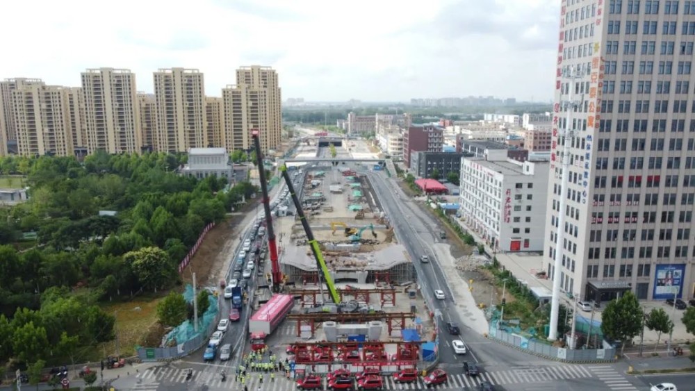 桥头集路(包公大道-龙城路)快速化改造工程位于肥东县店埠镇,规划为