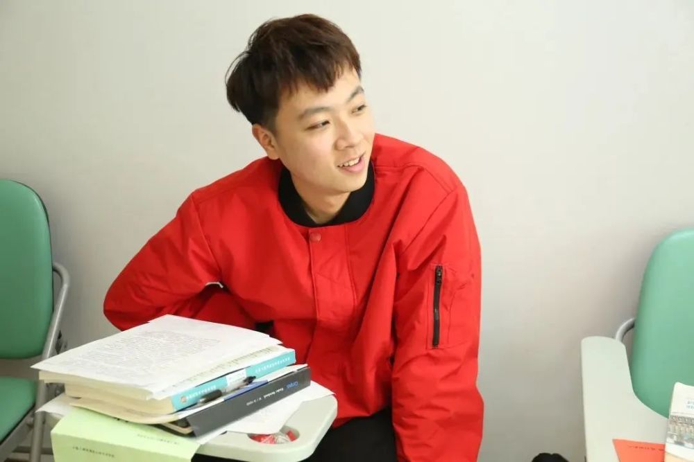 中影人艺考中国传媒大学师哥王梓艺考之路
