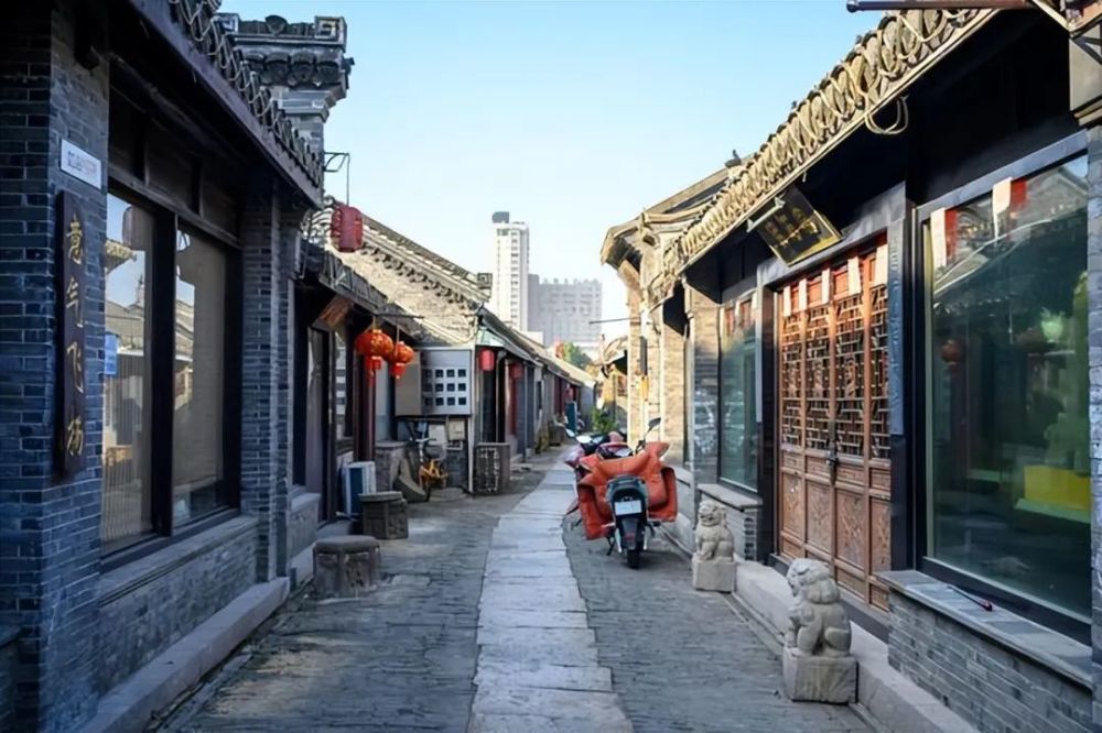如皋古城东北角,有一条近800多年历史的老街-东大街,可以穿越时光一览