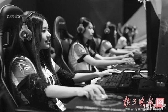 电竞主播第一梯队年收入已过千万 网红百万起步