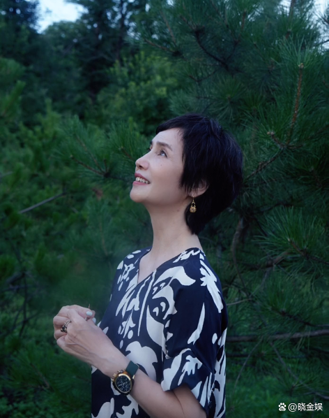 徐俐:退休生活接地气,在乡下别墅村子里兜兜转转农