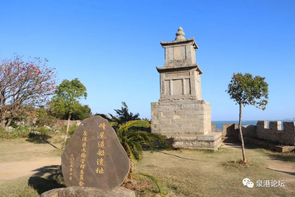 圭峰塔始建具体时间不详,或说在卢琦于至正二年(1342年)进士及第之前