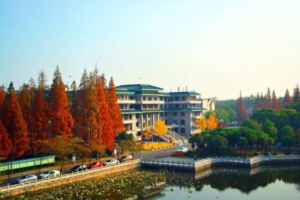 要知道荆州师范学院在2003年和江汉石油学院,湖北农学院,湖北卫生职工