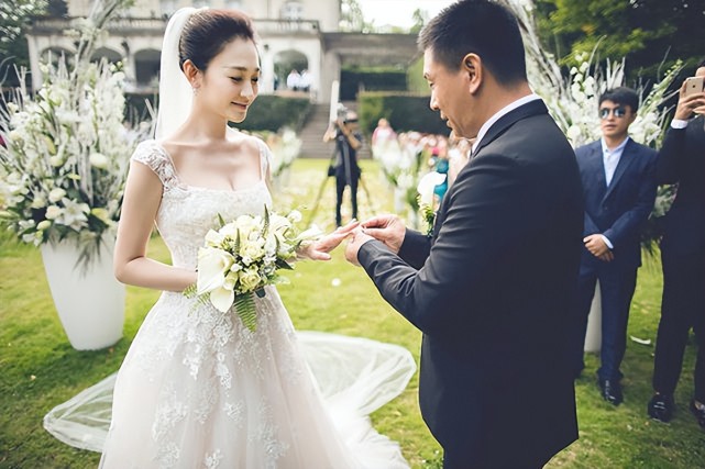 梅婷前夫鄢颇:离婚后与李小冉有过一段情,如今低调生活收获幸福