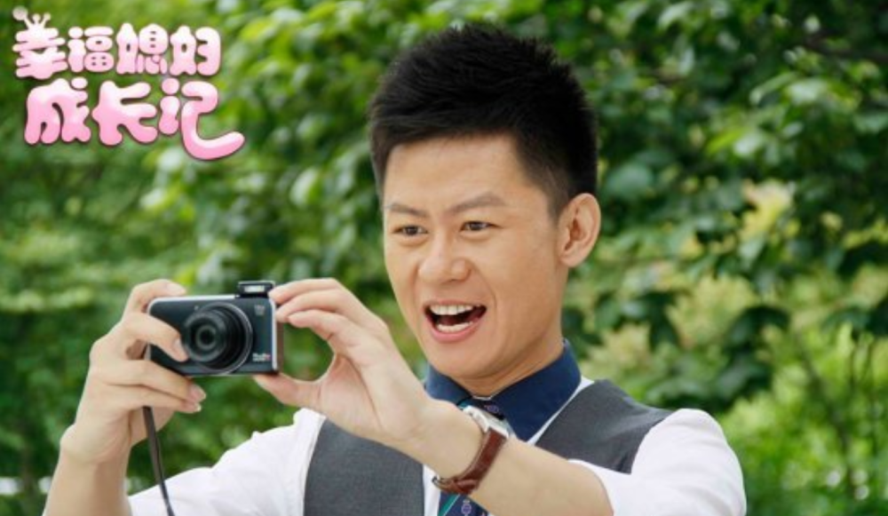 从老师到影视演员再到屏幕霸主娶初恋妻子李健的过往经历堪称人生传奇