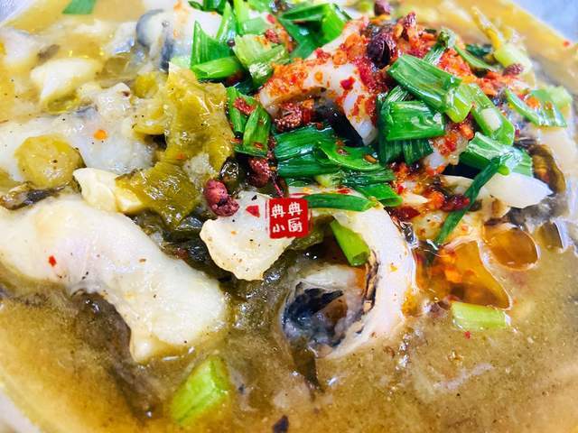 天再热,酸菜鱼也能让我多吃一碗米饭,真的很下饭