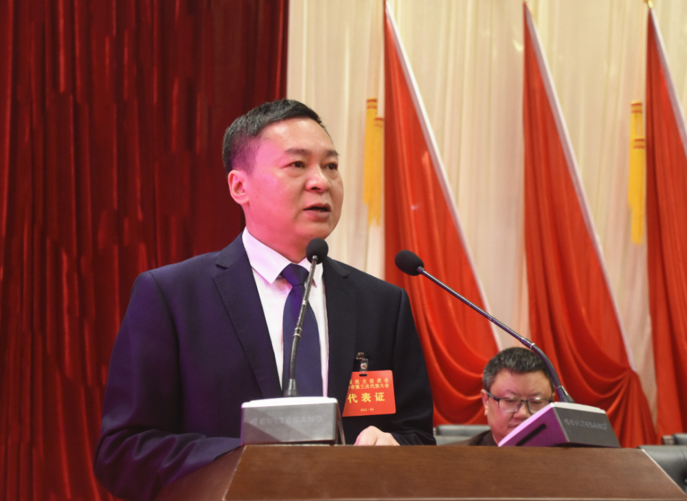 巡礼巴中篇秦渊用文学艺术的感染力凝心聚力