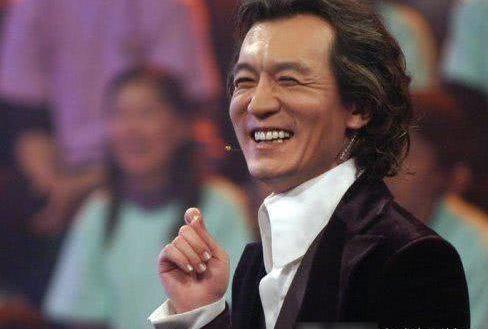 李咏临终前哭着说别把我遗体葬在中国妻子哈文说出真实原因