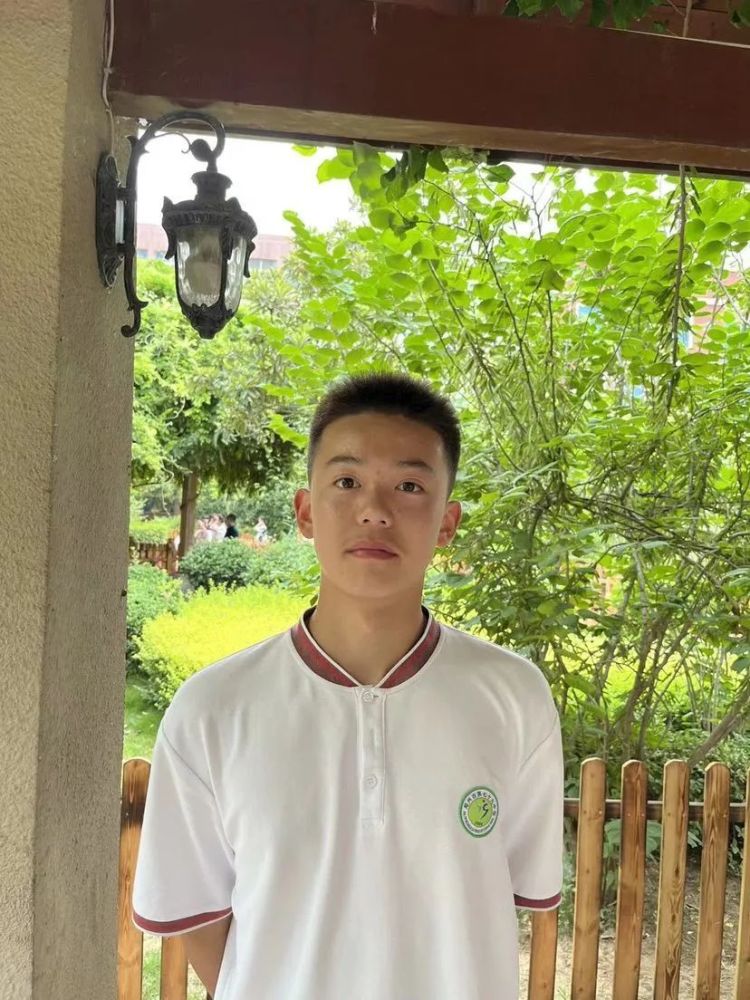 中学省级示范性高中 918班 李思源-914班 黄海乐 911班 张靖奇