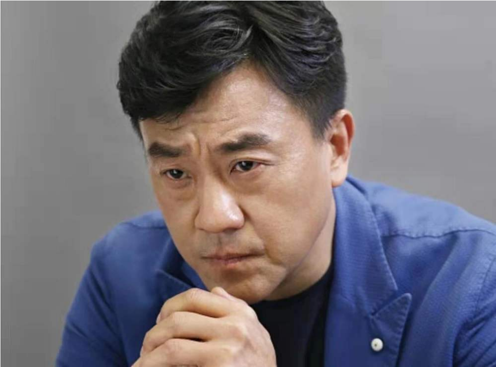 这之后,他又出演了不少作品,饰演了不少角色.