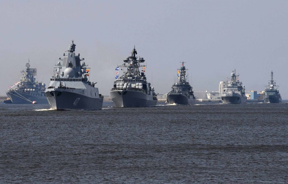 俄罗斯海军节海上阅兵_普京出席海军节阅兵_连战出席北京阅兵