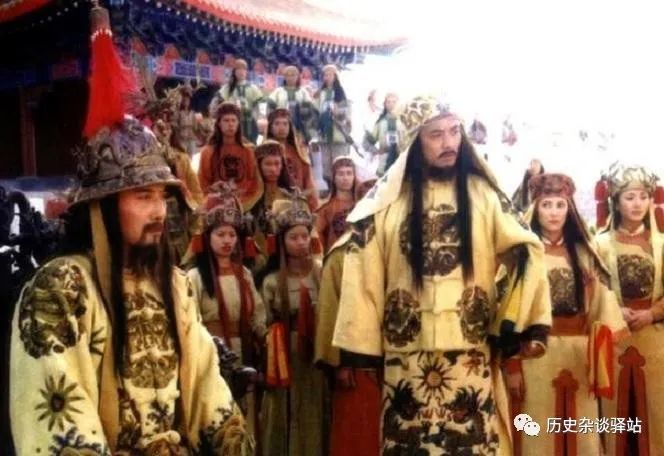 但正是从这个时候开始,洪秀全开始久居深宫,沉痴女色.