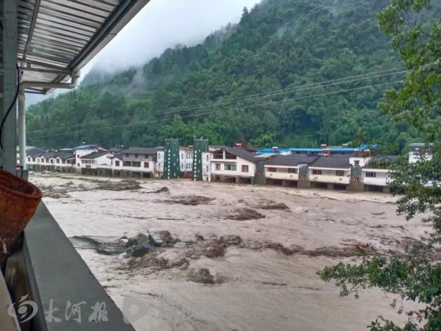 北川县多地暴雨,四川北川羌族自治县白什乡附近河道河水暴涨引发洪水