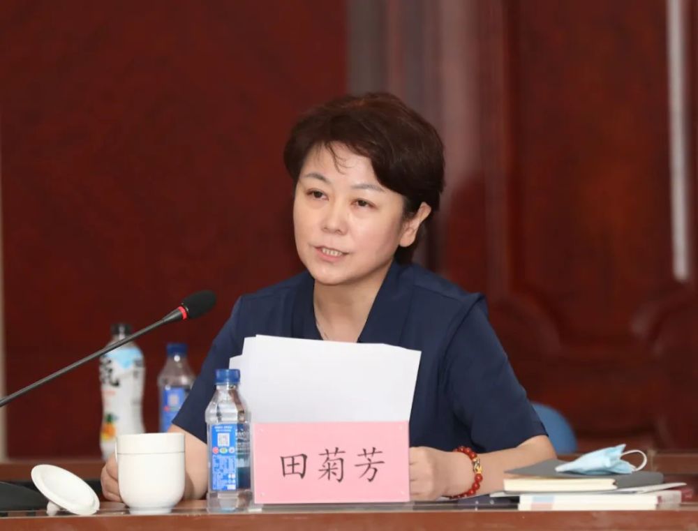 田菊芳发言中交集团党委工作部部长田菊芳表示,中
