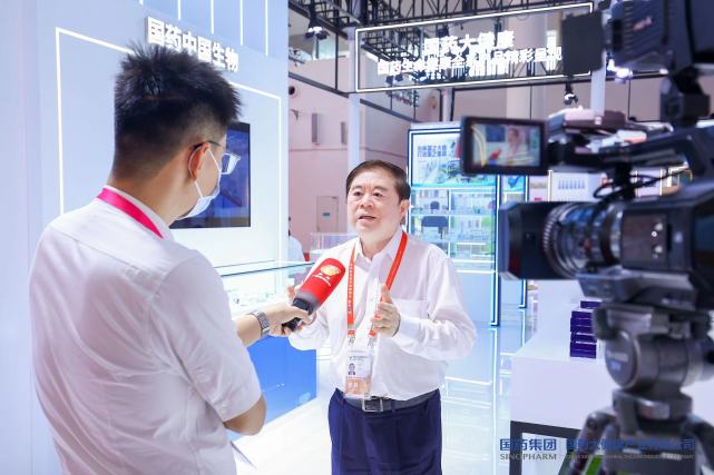 新品发布会现场,国药国际党委书记,总经理周颂化身"最强带货书记"国药