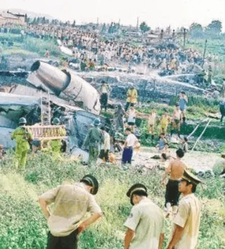 6 西安空难死亡人数:1601994年6月6日上午,西北航空公司的ty-154m b26