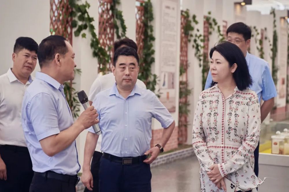 共青团陕西省委副书记鲁镇,省青基会理事长乌钢,商洛市委副书记赵晓宁