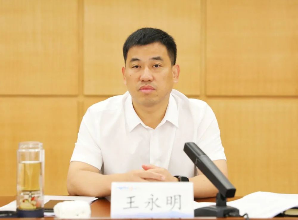 王永明强调,要以临战状态,坚决筑牢防疫屏障.