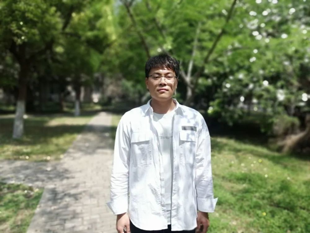 人物简介姓名:李贤钰录取学校:宁夏大学