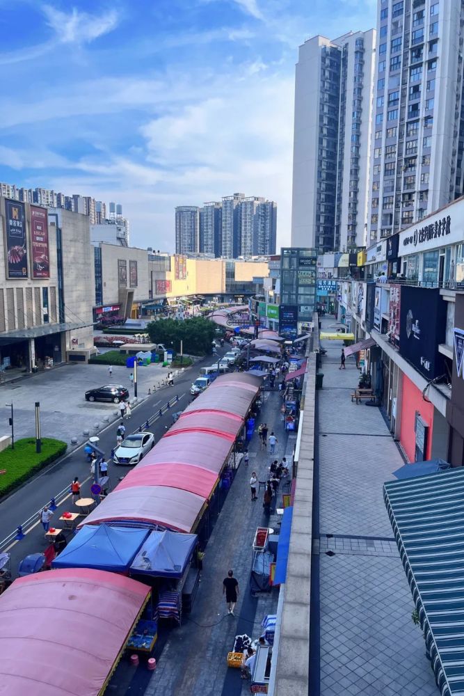 走近人气网红夜市体验乐山新夜态