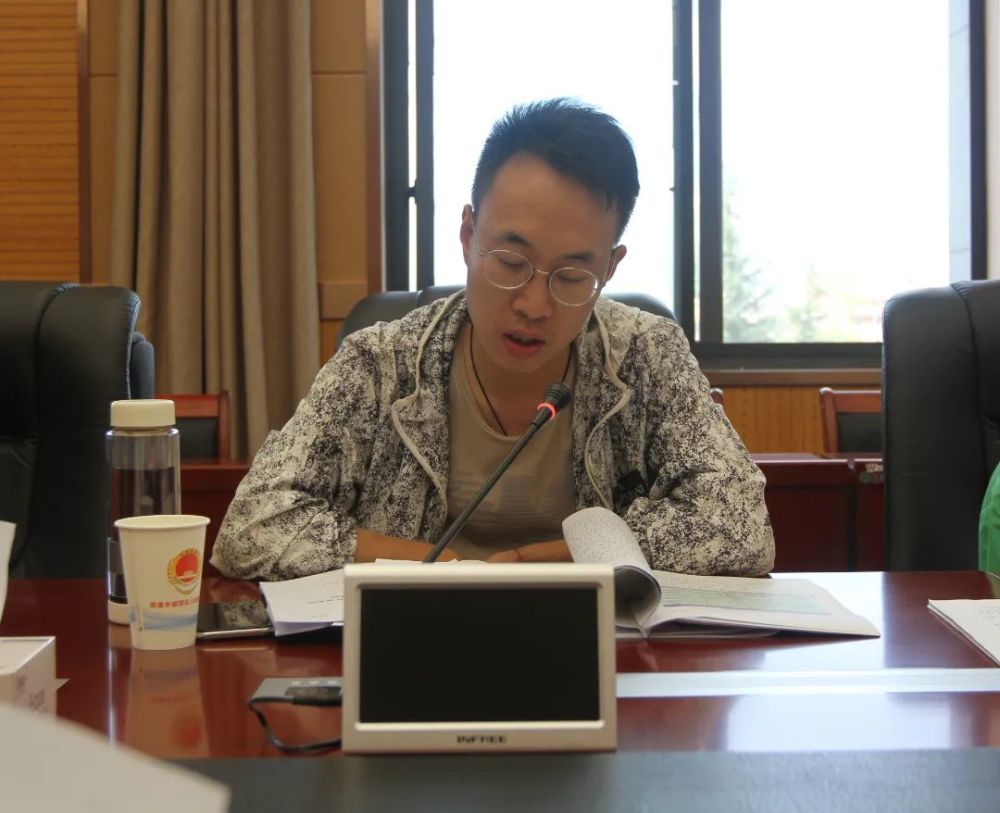 分管副检察长点评发言党组成员,副检察长张洪兵,鄢显浩分别对分管业务