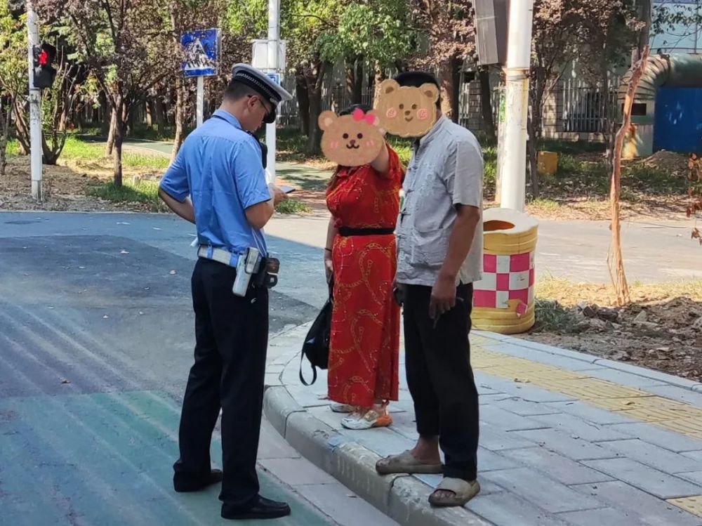 两不一乱曝光台危险横穿跨栏闯红灯是谁不走寻常路