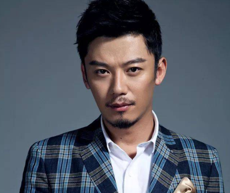 演员芦芳生演日本军太传神被路人喊太君如今43岁婚恋成谜