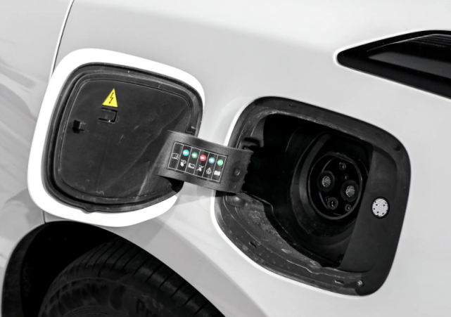 极氪001对比特斯拉Model 3，40万左右的纯电动车应该选谁_腾讯新闻