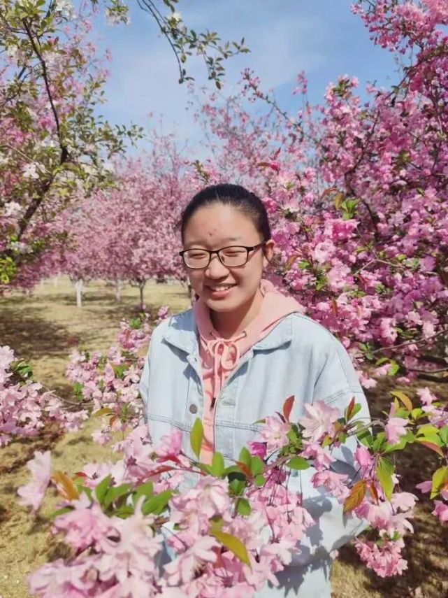 副部长:贾亦琛副部长:杨雨萌部长:李泽龙部长团介绍查看更多 左右