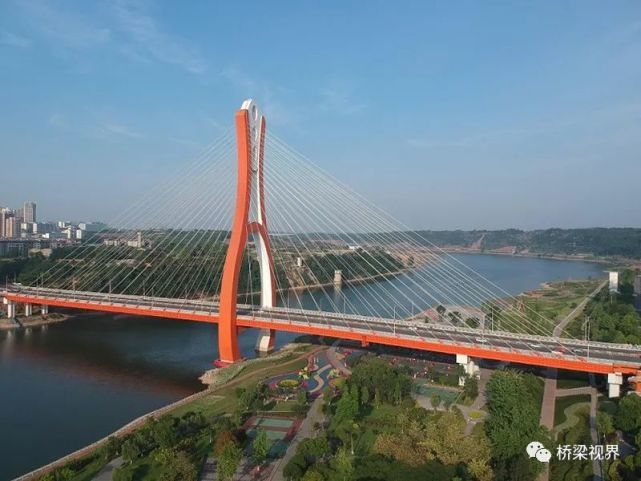 潼南涪江大桥 鹤大高速03搏击市场浪潮推进"海外优先突围"2012年