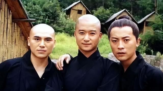 淳于珊珊返回内地,与吴京合作,参演了《少林武王《南少林,以及