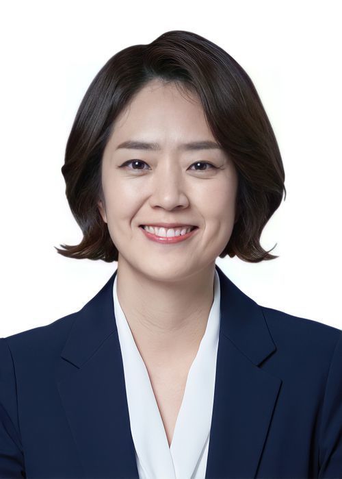 韩国政坛第一美女罗卿瑗