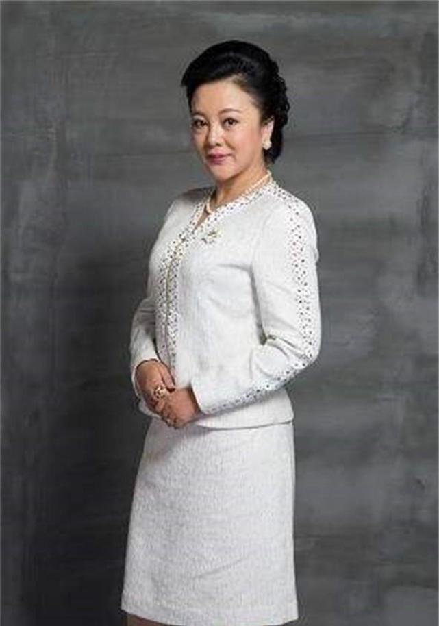 从女一号到通缉犯,"最美孙二娘"梁丽,她的人生到底经历了什么?
