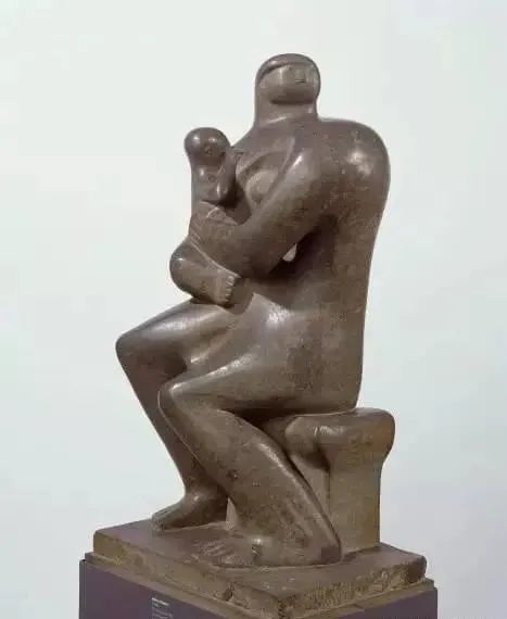 雕塑大师亨利摩尔作品henrymoore