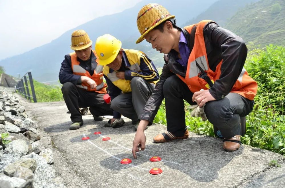 新时代铁路榜样丨陈月忠专啃硬骨头的铁路匠人