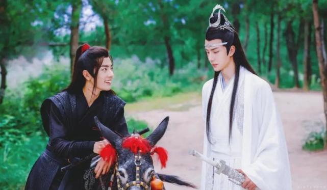 电影版《陈情令》来袭，两位男主人选非原班人马，却十分贴合原著