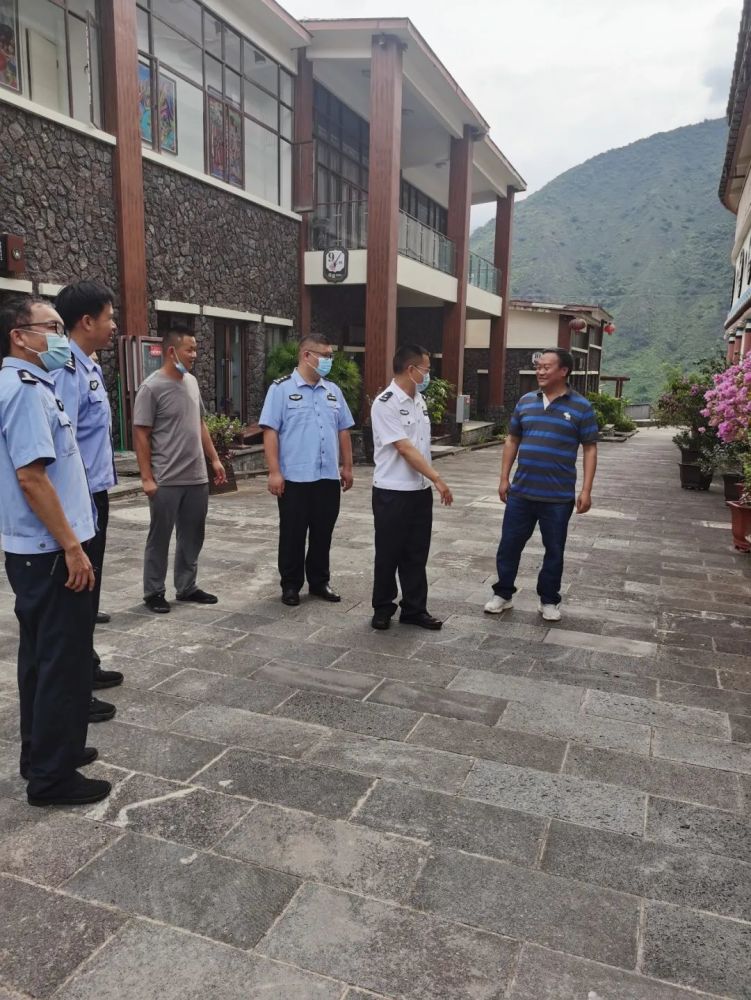 我为群众办实事怒江州公安局开展请党放心强边有我主题党日活动