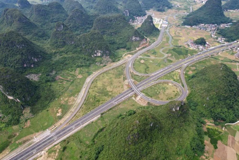 融安县高速公路通车里程达109公里,其中,桂河高速公路(桂林至柳州