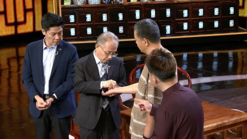 东城中医医院骨科专家王凡做客国医记忆治疗足跟痛的关键要诀