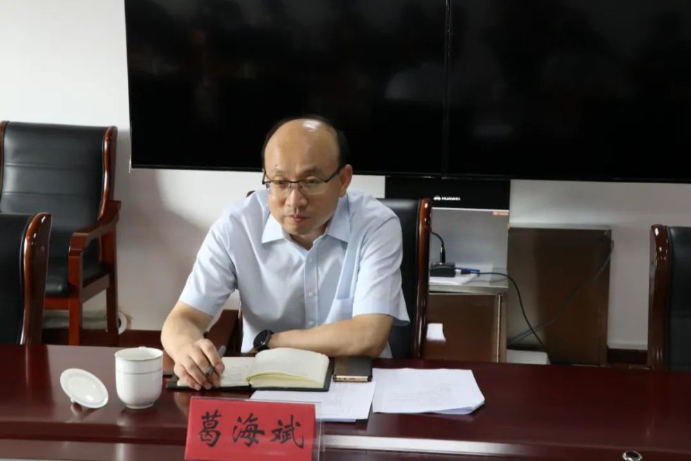 区委副书记葛海斌围绕北京城市更新条例草案到滨河街道调研