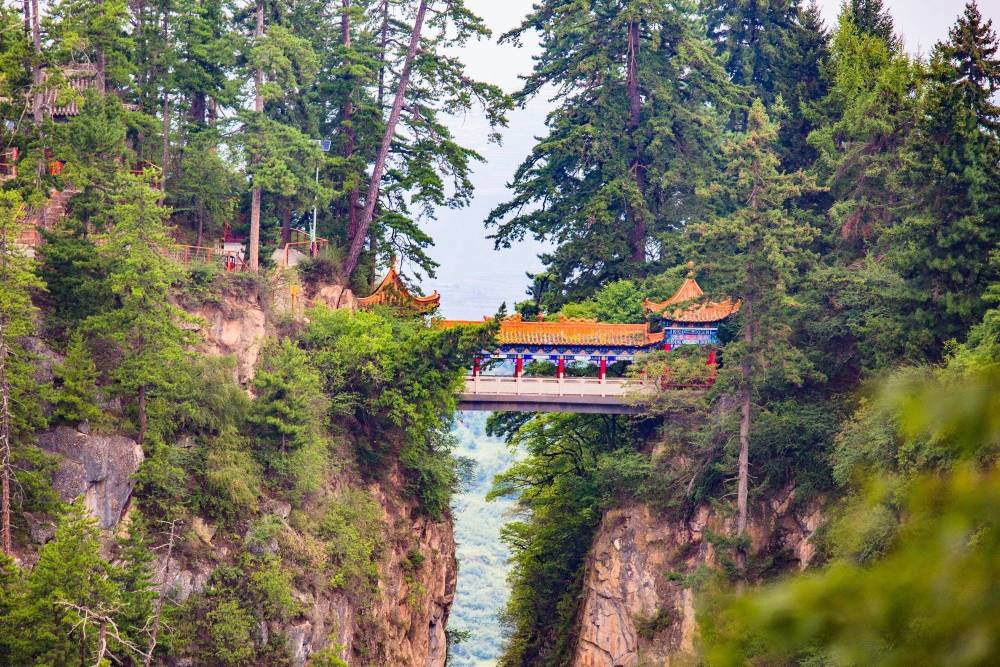 甘肃定西有一座贵清山群峰林立古迹多被称作陇中小华山