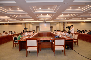 与兴安盟行署及相关部门负责人座谈交流本次"科创中国"专家服务团考察