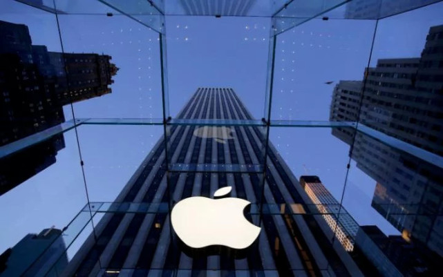 苹果公司市值首度突破8000亿美元