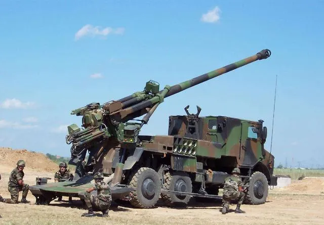中国pcl-181型155毫米车载加榴炮