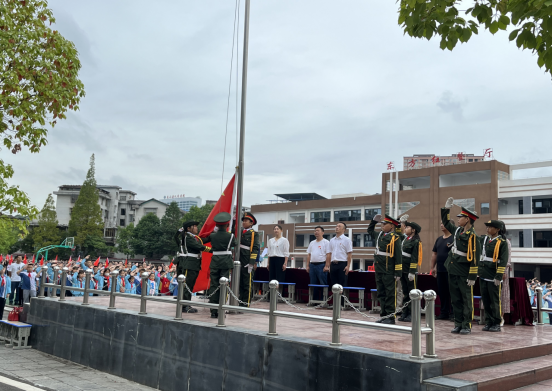开学典礼暨表彰大会现场 颁奖现场县第三中学龙山县第三中学2022