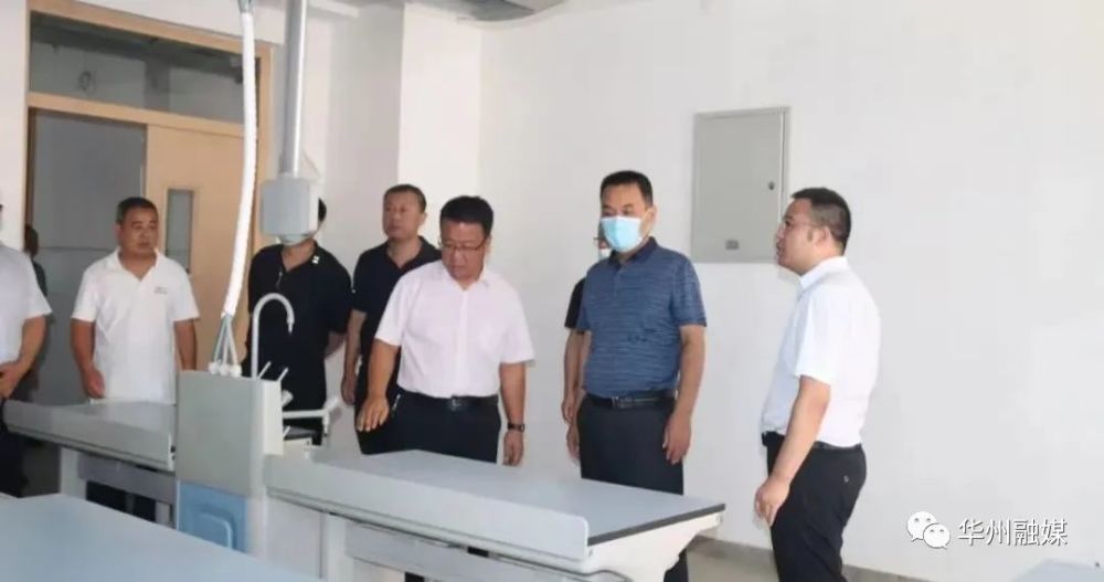 王西峰一行先后深入到华州区实验学校,城关中学,听取