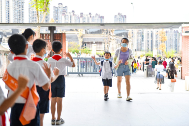 记者 齐岚森 摄/视觉重庆8月31日,大足区复隆实验学校科技馆,学生