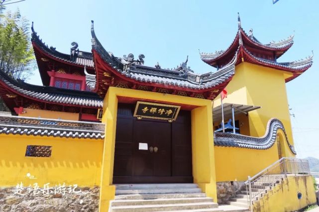 村中除了思源亭,俞氏始祖墓道,还有净修禅寺,德祖亭,癞狮岩瀑布,黄蟒